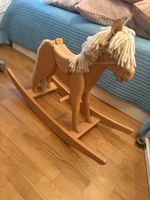 Klassisches Schaukelpferd aus Holz - Top Zustand!
