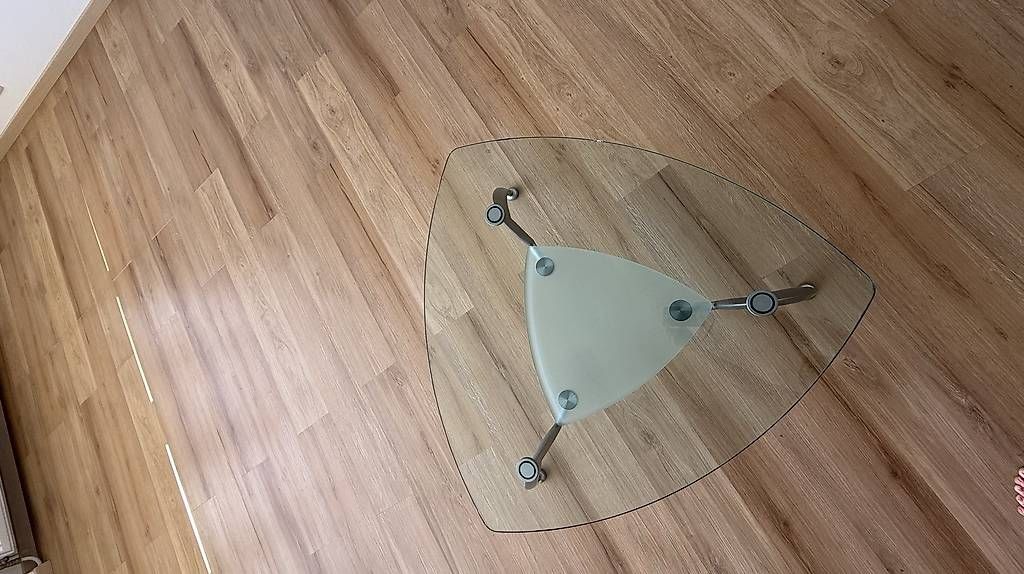 Pfister Tavoli: Glas-Clubtisch – Usato da Ebikon venduto da Leonidas2 1