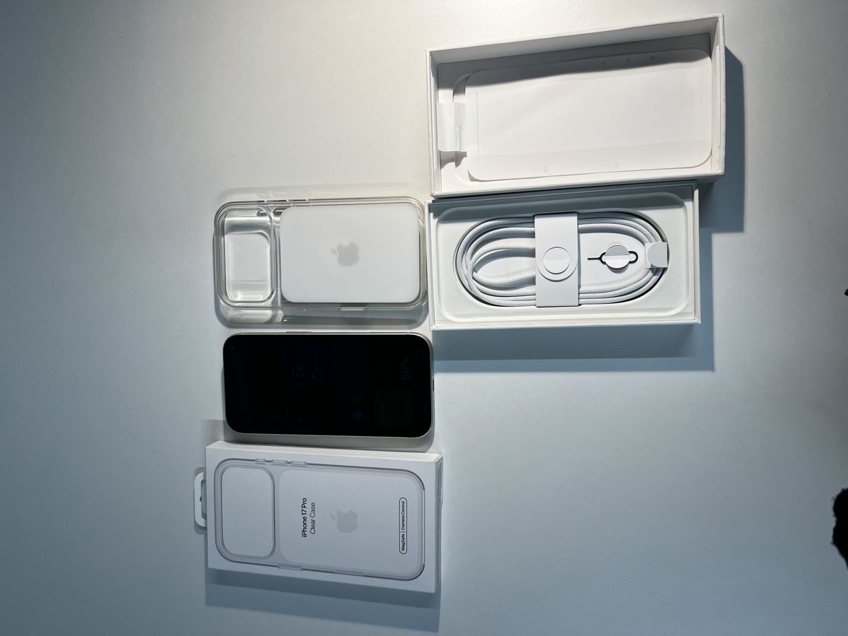 Apple Telefoni cellulari / Smartphones: iPhone 17 Pro 256GB Silber - Neuwertig – Nuovo (secondo la descrizione) da Zürich venduto da CALI8053 3