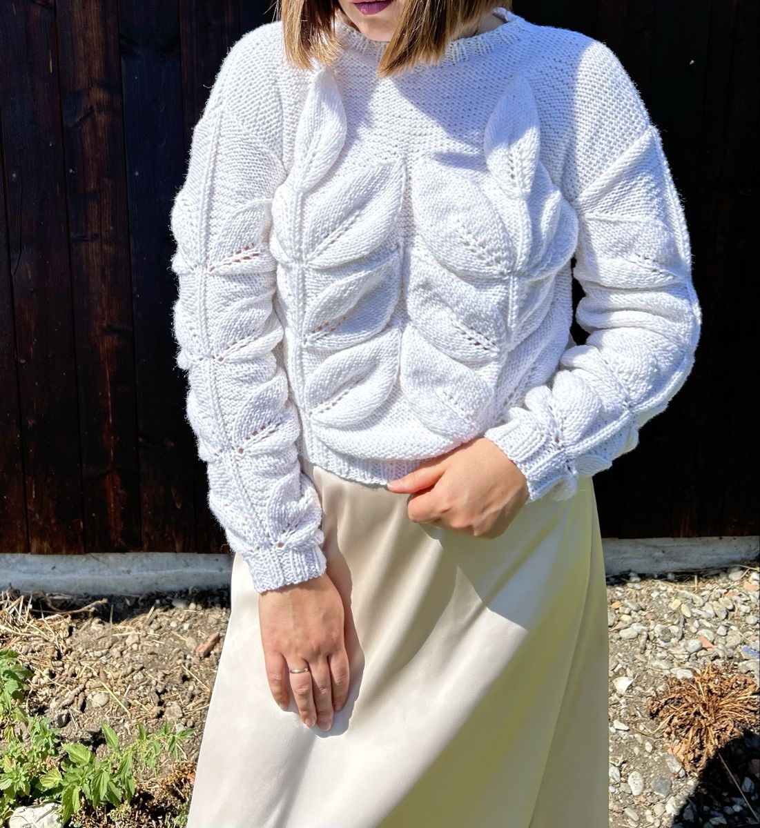 Pullover & Sweatshirts: Wunderschöner handgestrickter Damenpullover in Weiß mit eine – Neu und originalverpackt aus Rüthi (Rheintal) von gro_b2bz 1
