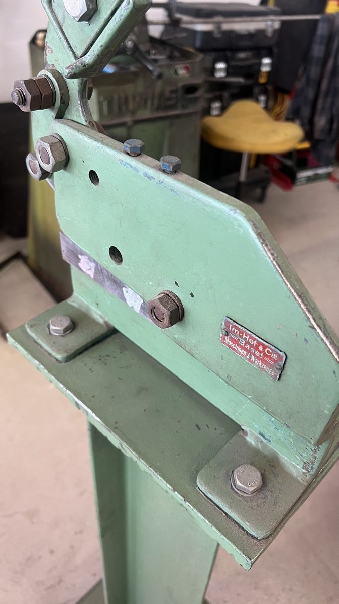 Tutte le macchine: Handhebelschere mit Stehfuss und Räder – Usato da La Punt Chamues-ch venduto da mhaefu 3
