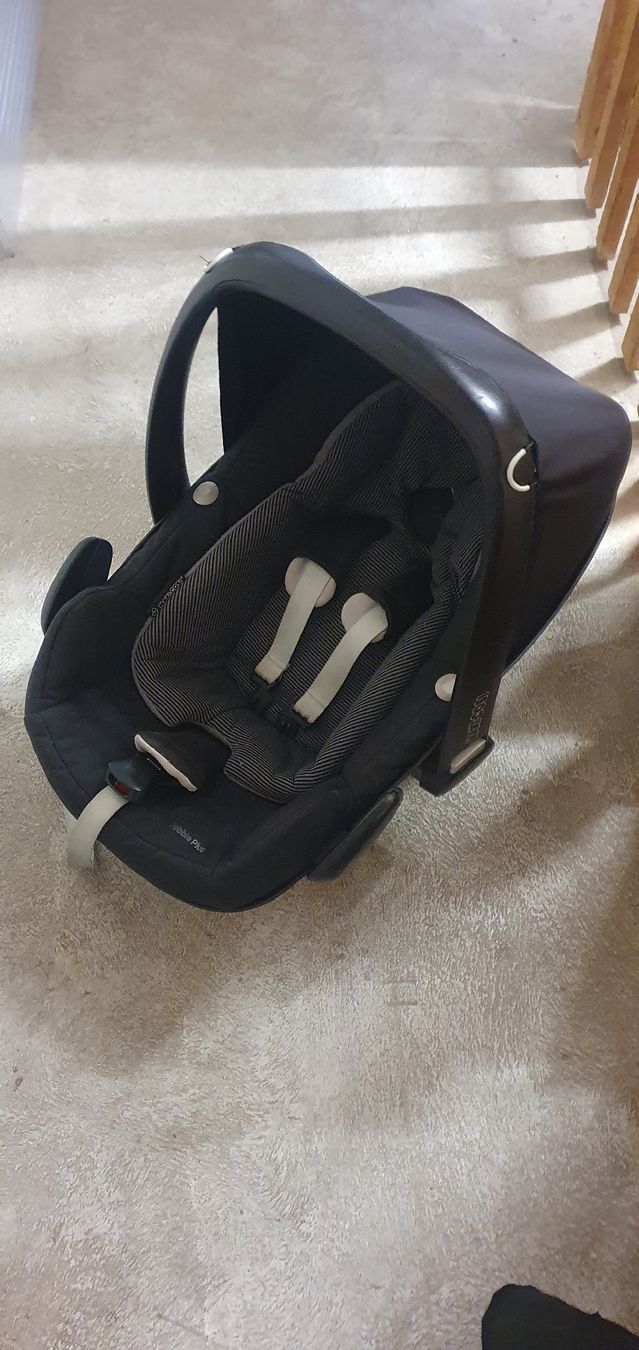 Maxi-Cosi Sièges auto: Maxi Cosi Pebble Babyschale Autositz  – D'occasion à Frauenfeld par Ricariela 1