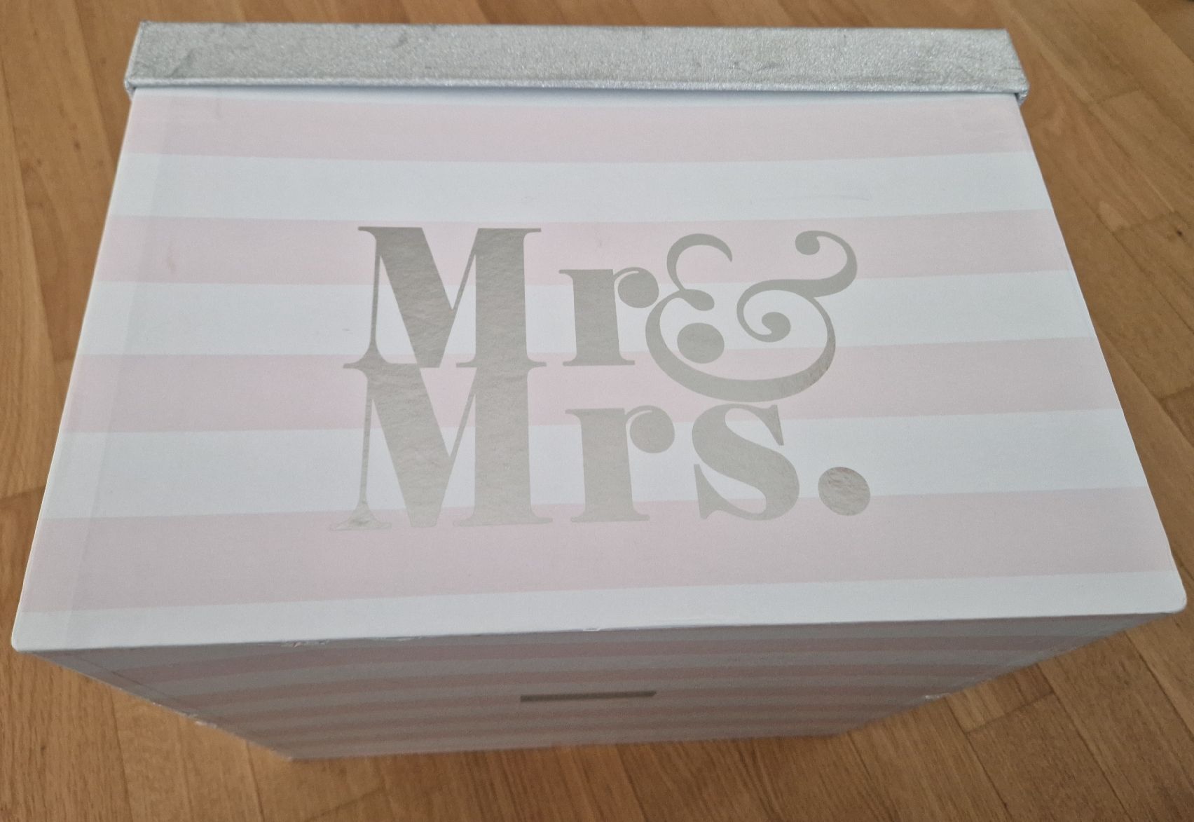 Tutte le decorazioni: Mr. & Mrs. Hochzeitsbox, rosa/weiss – Usato da Stadel venduto da Smile_crying 2