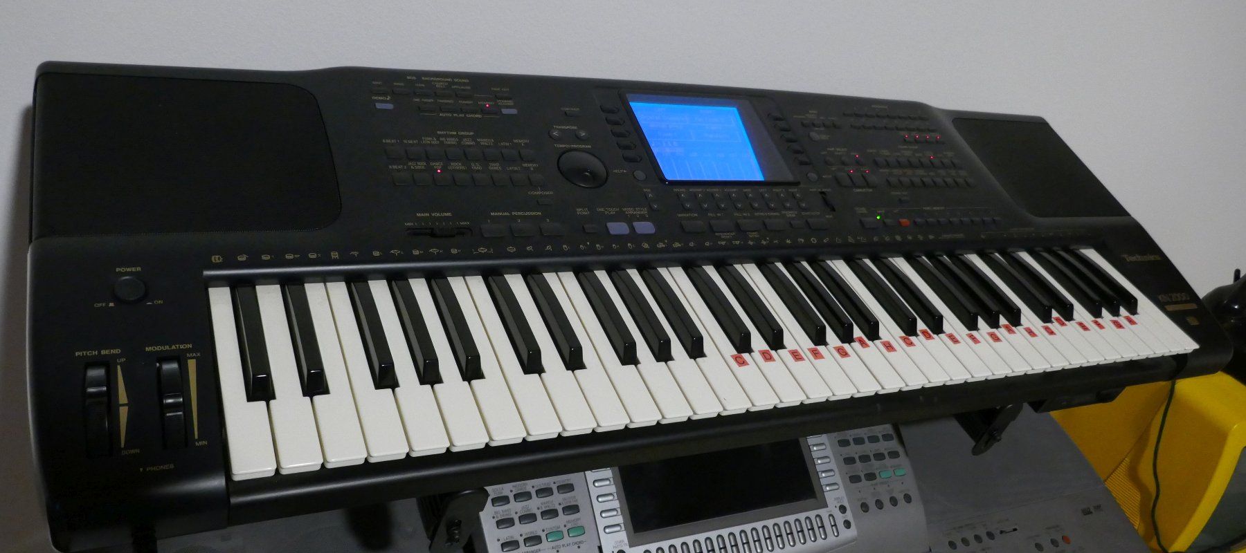 Technics Instruments de musique: Technics KN2000 Keyboard – D'occasion à Wenslingen par FairlightCMI