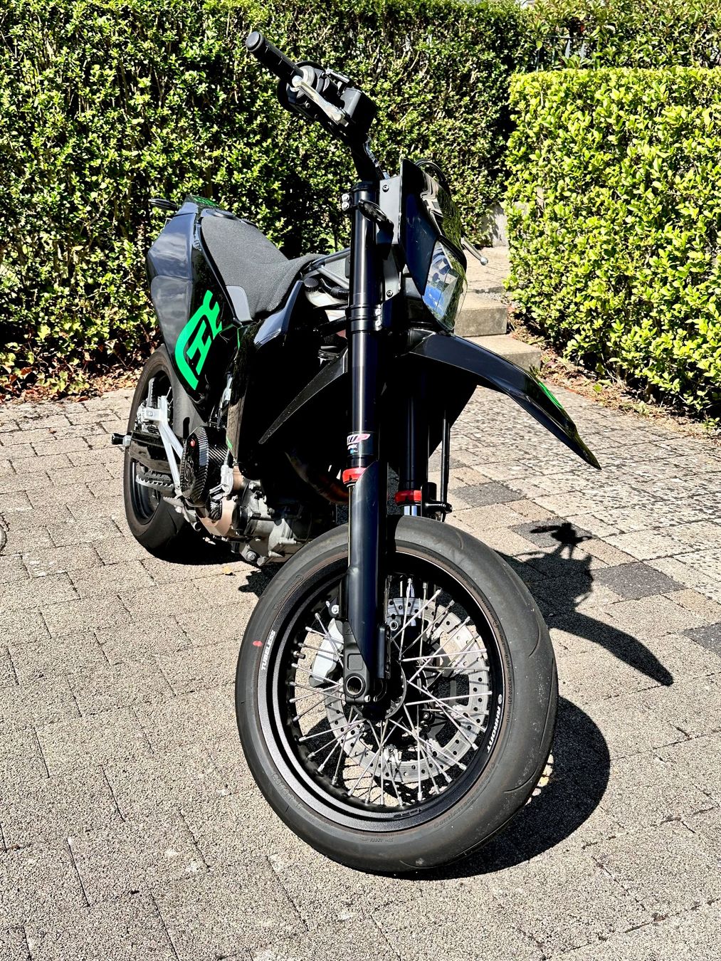 Husqvarna Strada: Husqvarna 701 Supermoto – Usato da Niederwil AG venduto da Debi_01 3