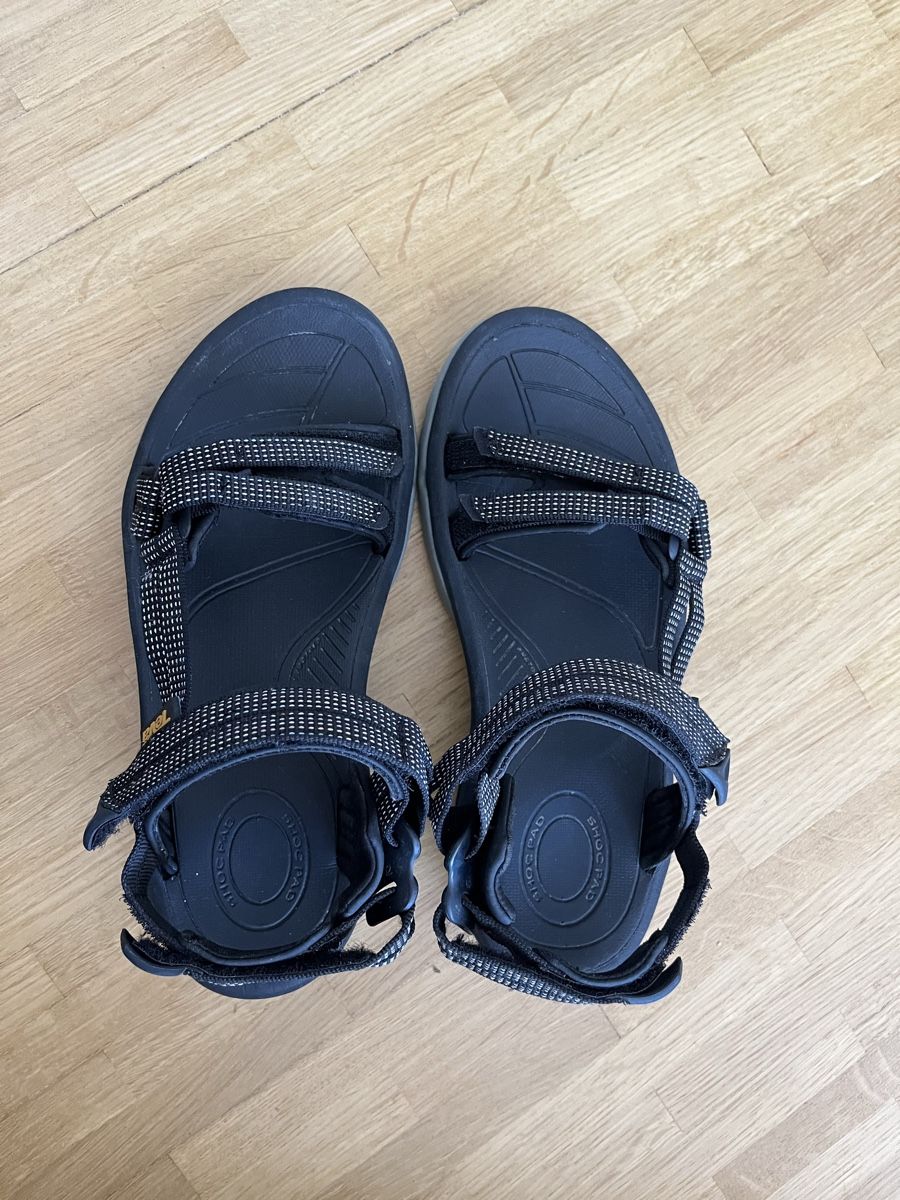 Teva Schuhe für Jungen: Teva Sandalen Grösse 37 – Gebraucht aus Zürich von stellina222