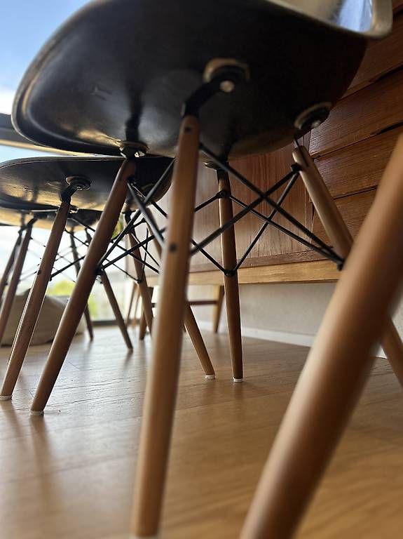 Herman Miller Sedie: Vintage DSW Stühle, Charles & Ray Eames, Herman Miller – Usato da Wabern venduto da sinibini 4