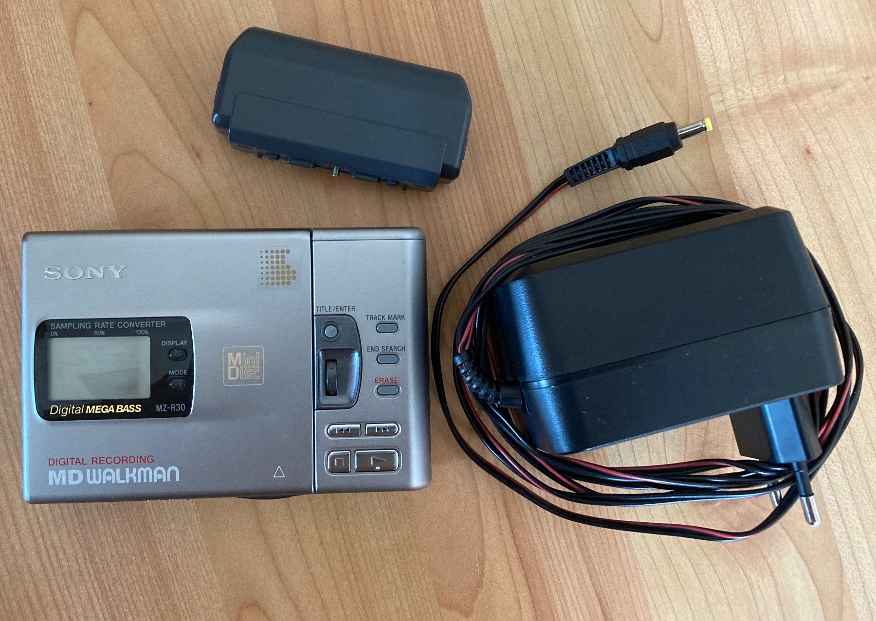 Sony Minidisc: Sony MD Walkman MZ-R30 Minidisc Recorder – Gebraucht aus Uster von ju314 1