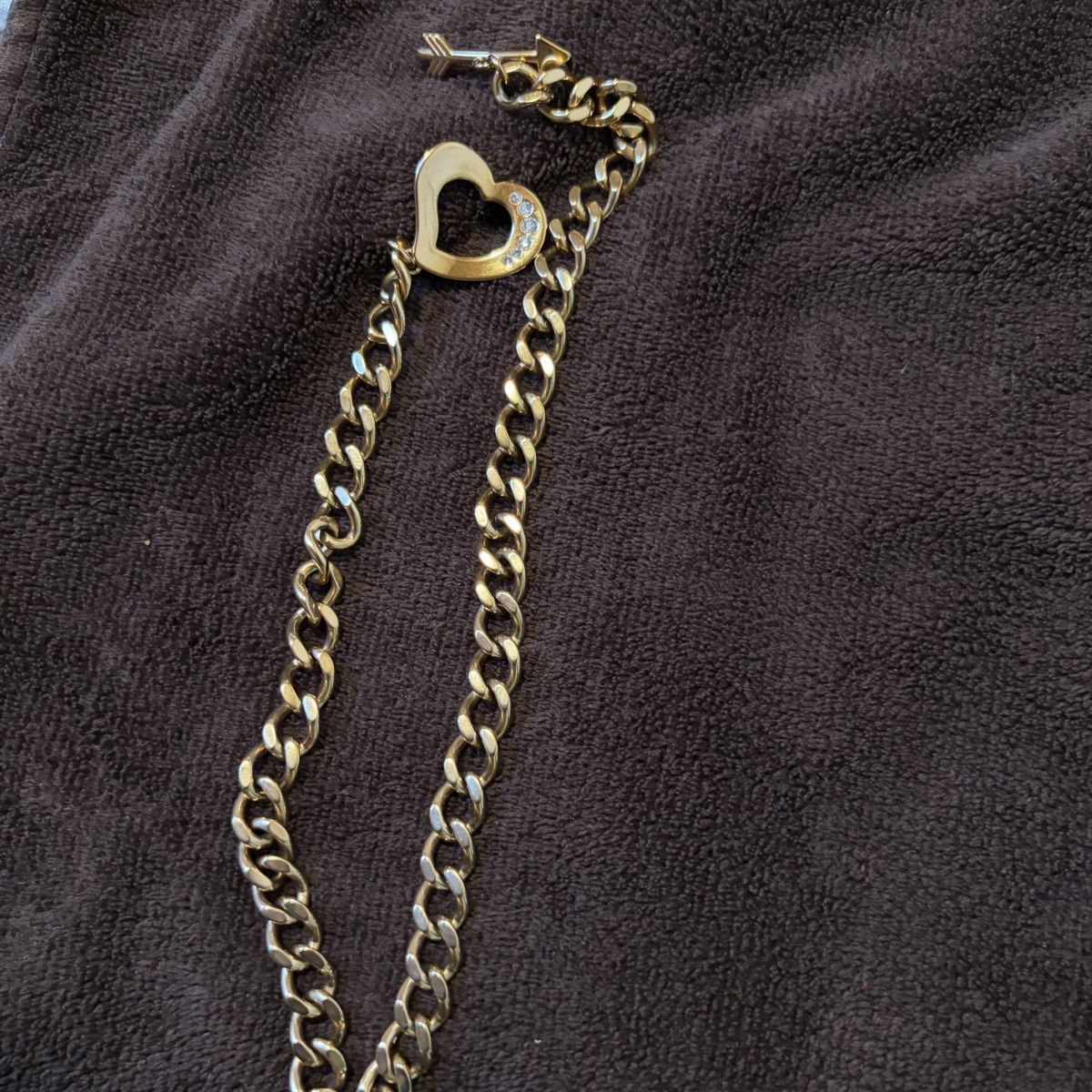 Guess Colliers: Modische Halskette von Guess .  – D'occasion à Oberkirch LU par fis_b5gm 2