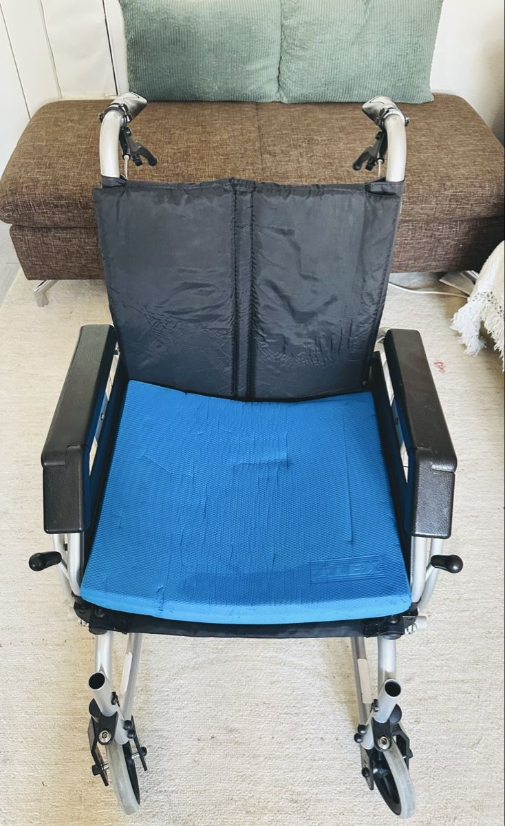 Chaises roulantes: Rollstuhl – D'occasion à Basel par rea_y662 6