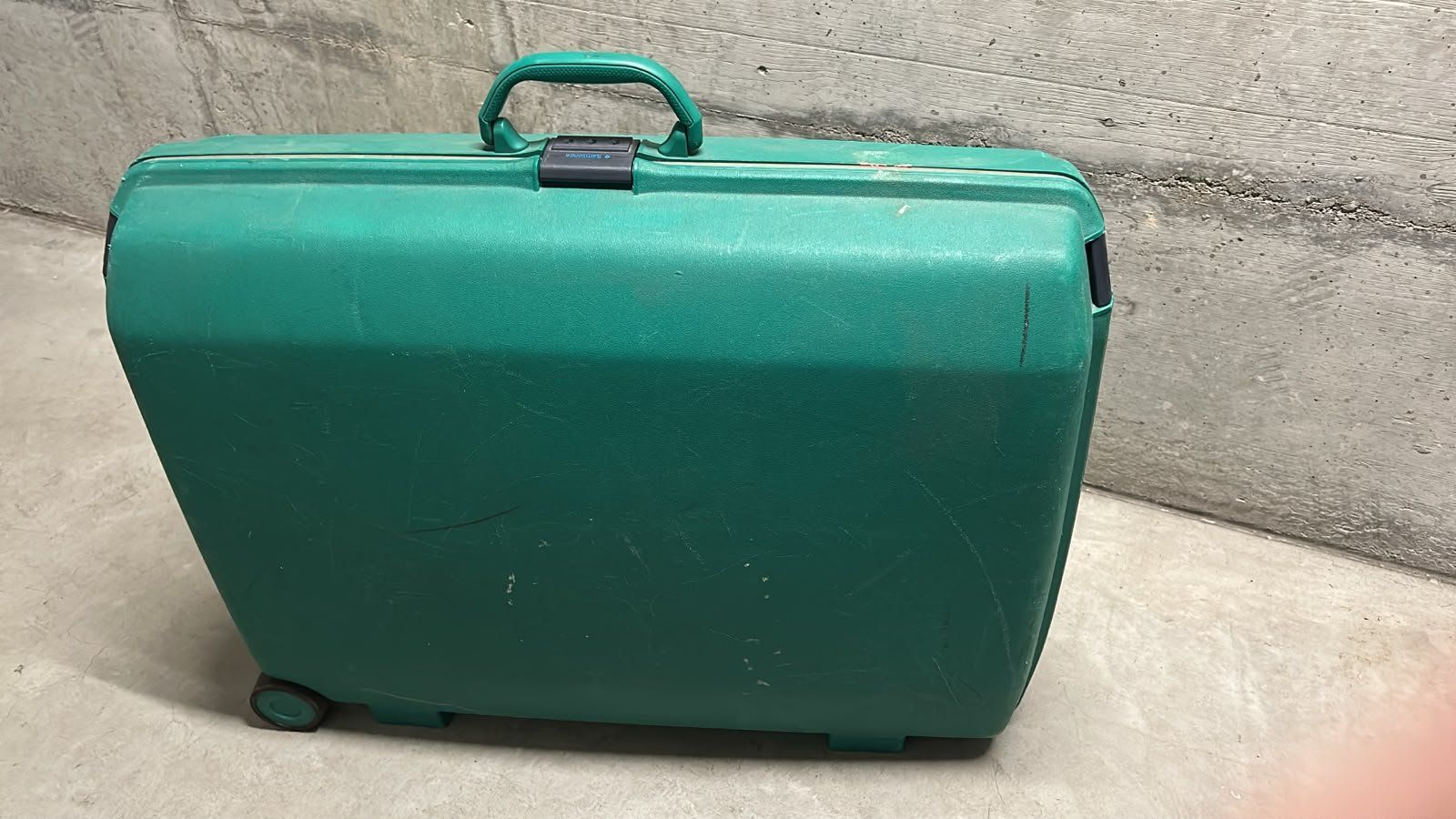 Samsonite Valises de voyage: Valigia rigida verde acqua Samsonite – D'occasion à Melano par H-Sara 1