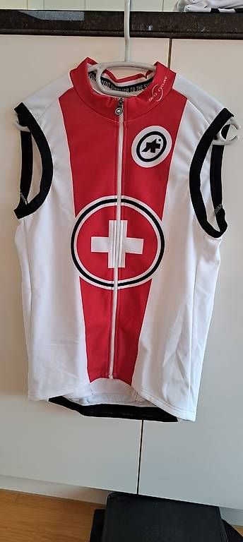 Gilets & Westen: Assos Nati-Gilet Gr. L – Gebraucht aus Brunnen von Rodge