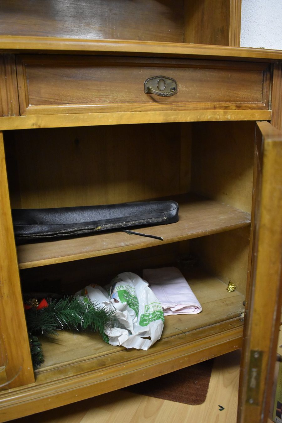 Büffets: Buffet Schrank Holz mit Spiegel – Gebraucht aus Arch von blub90 3