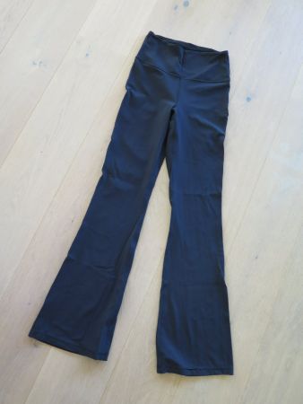Lululemon Hose Schwarz mit Schlag