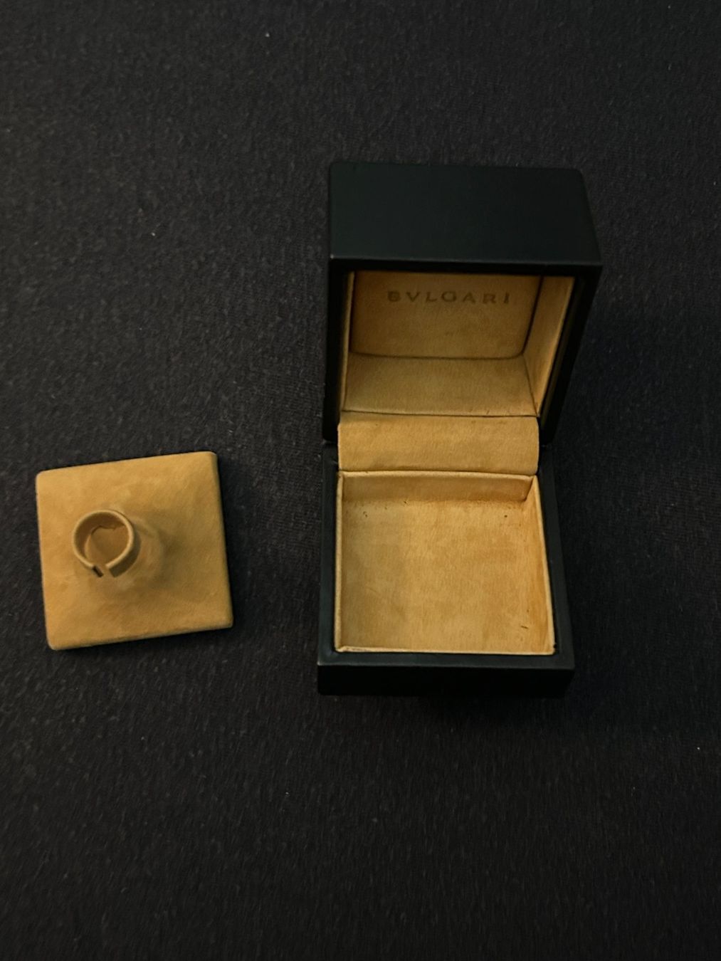 Bulgari Anelli: Bulgari Ring Schmuck Box – Usato da Küsnacht ZH venduto da filo_fila8700 1