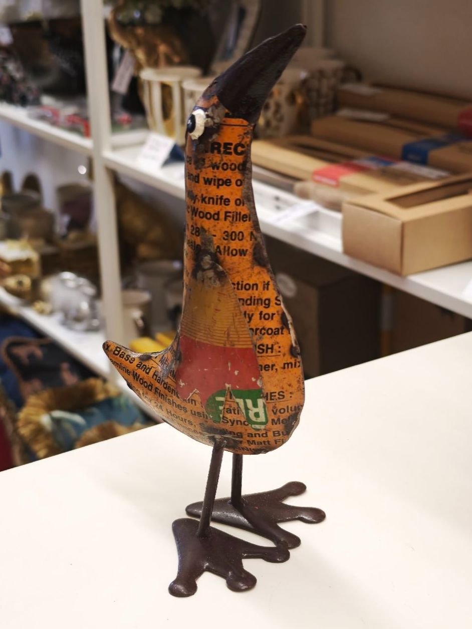 Statuette: Vogel aus Metall "Schrott Look" – Nuovo e nell'imballaggio originale da Schaffhausen venduto da AtelierPudesco 2