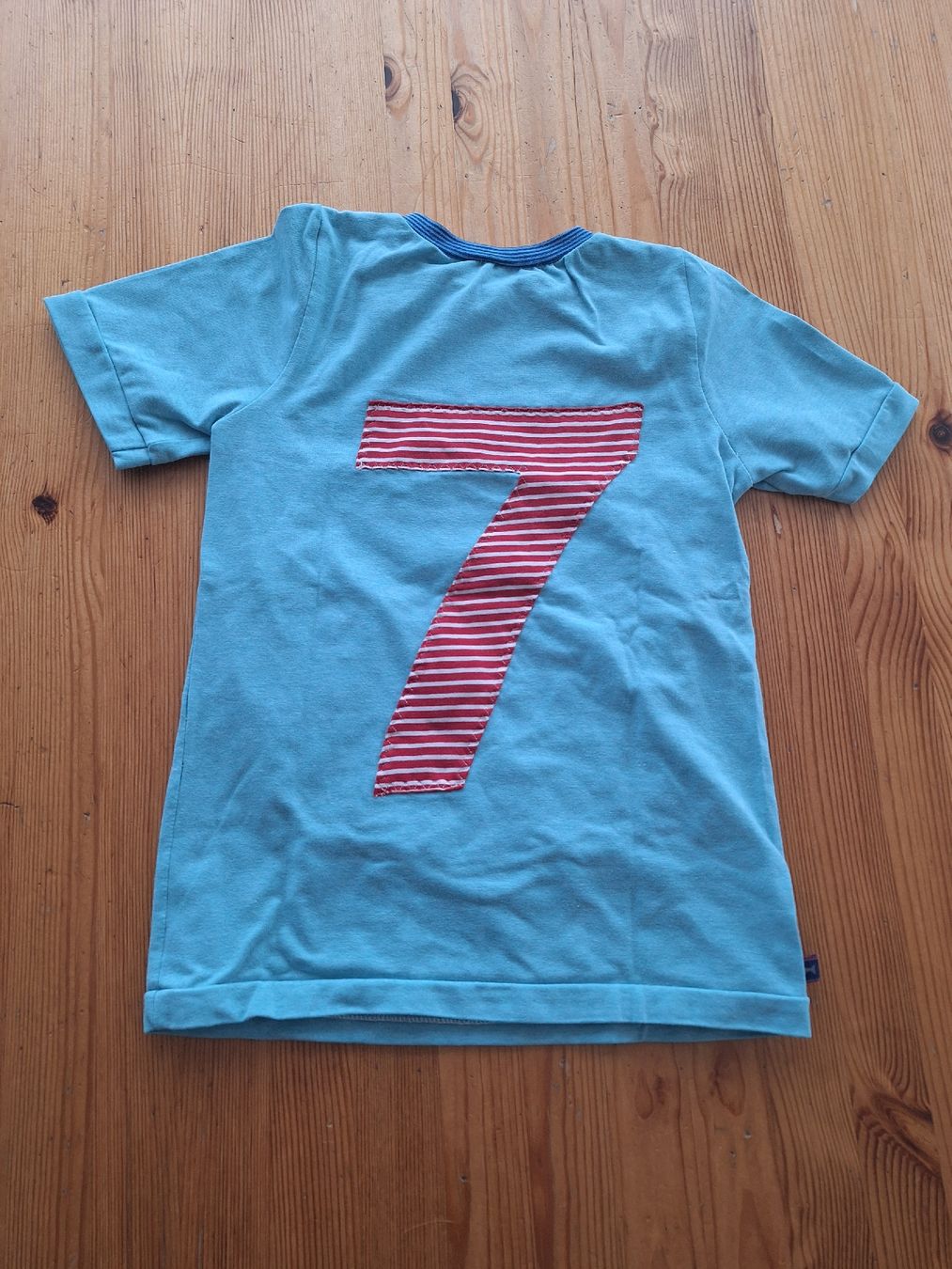 T-shirt: Geburtstags-T-Shirt "7" HAND-MADE – Usato da Aesch BL venduto da ChezToKa 1