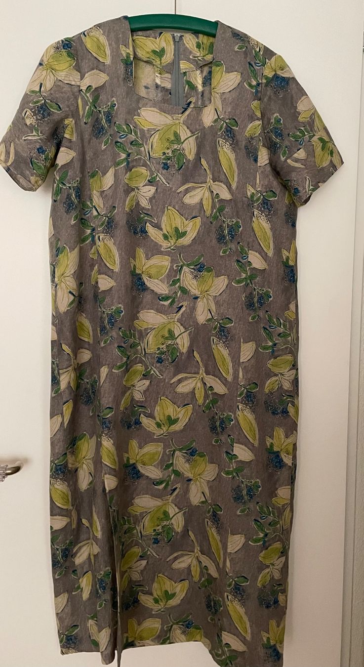 Kleider: Leinenkleid – Gebraucht aus Kriens von Mayang