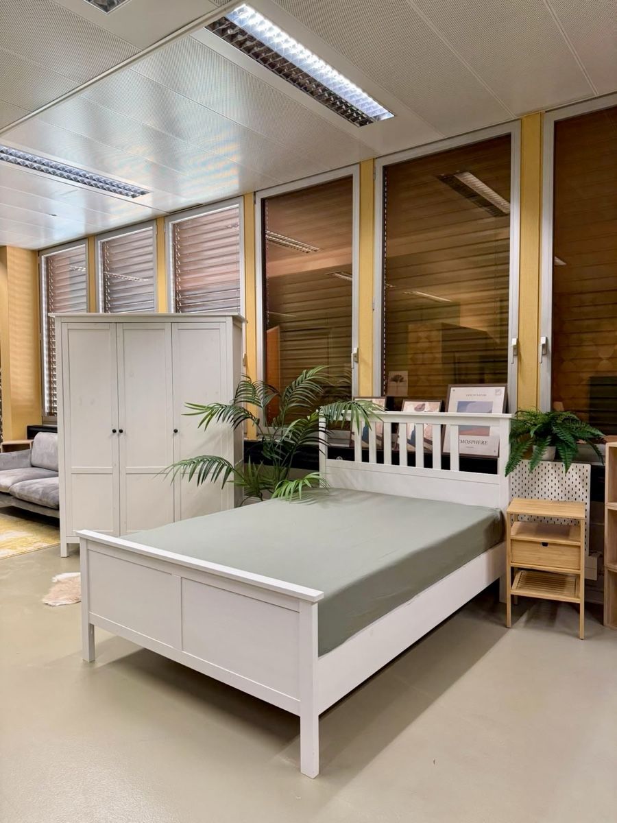 Letti: Hemnes chambre lit plus armoire  – Usato da Biel/Bienne venduto da secondstore
