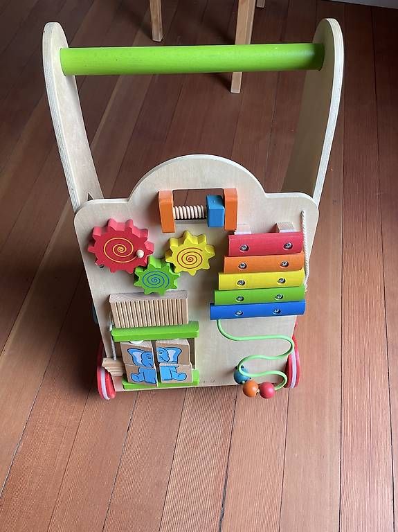 Véhicules pour enfants: Lauflernwagen aus Holz – D'occasion à Olten par Lotta_88
