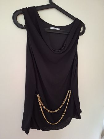 Schickes, elegantes, schwarzes Top mit Kette, Gr. S