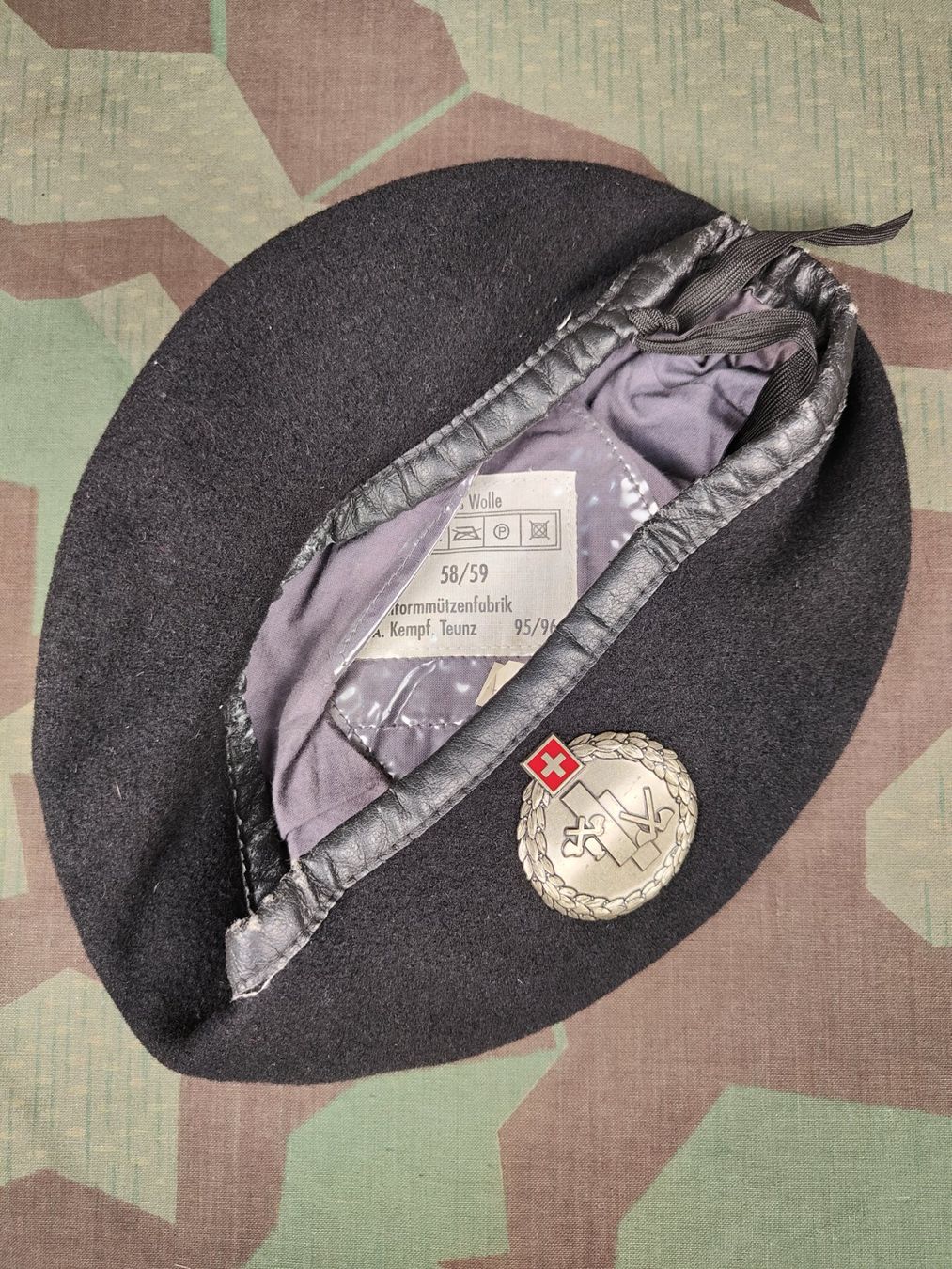 Schweizer Armee Uniformi: Béret Ord. 1992, Rettungstruppen, Grösse 58/59 – Usato da Bauma venduto da SwissMilitaria 3