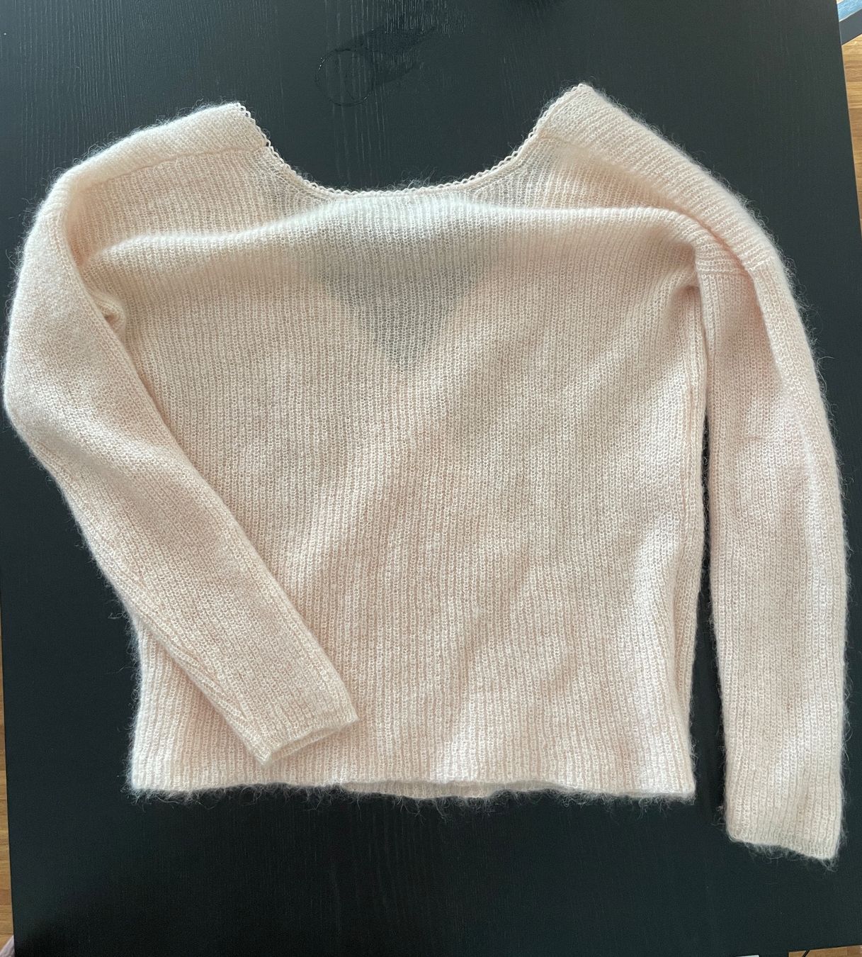 Sezane Pulls & Sweat-shirts: Wunderschöner, blass rosa Pullover von Sézane – Neuf (Voir description) à Zürich par sal_lct5