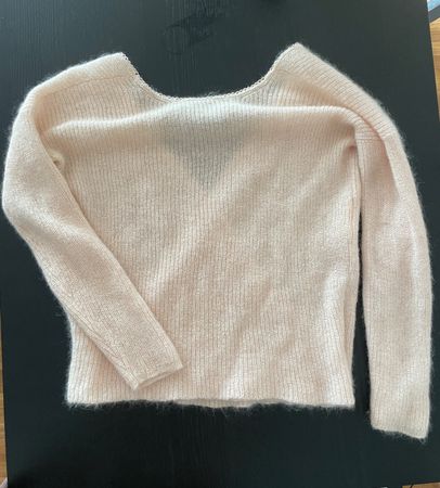 Wunderschöner, blass rosa Pullover von Sézane