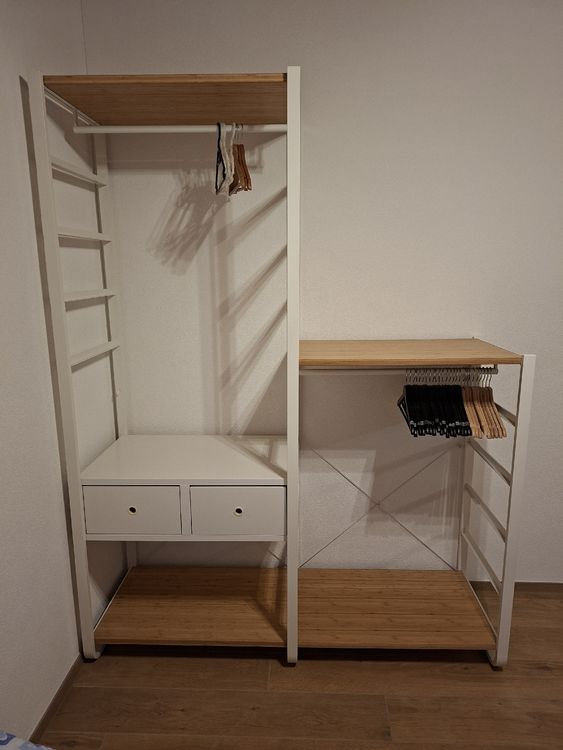 Weisser Ikea Schranksystem (Elvarli) mit Bambusböden (Gebraucht) in ...