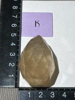 Rutilquarz. Edelstein Quarz mit Rutil