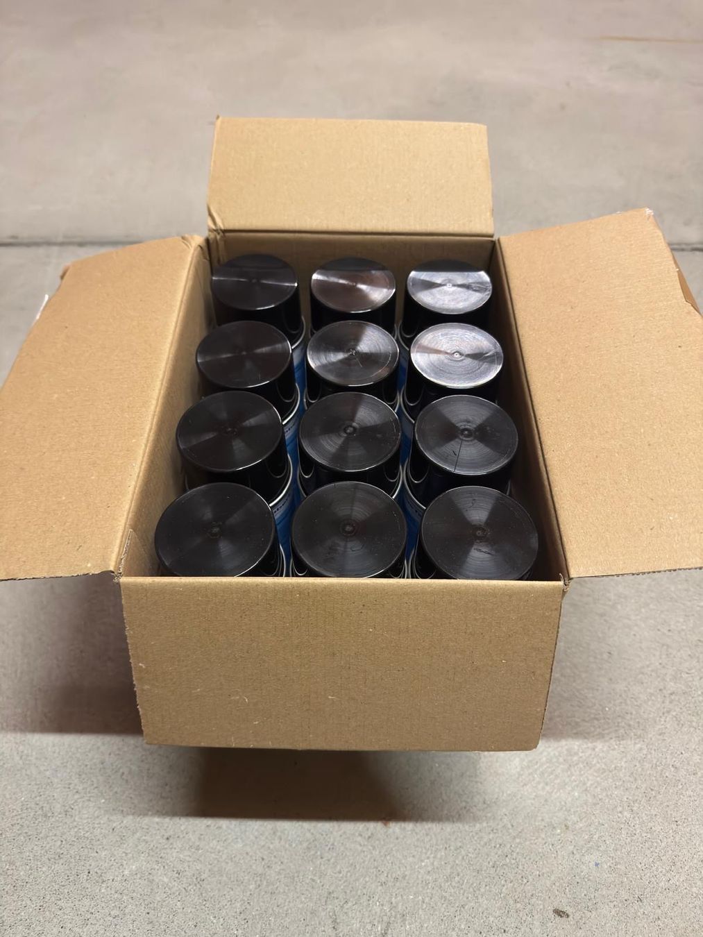 Tutti i ricambio: Knaus Unterbodenschutz 12x500ml – Nuovo e nell'imballaggio originale da Moosseedorf venduto da SDmedia 5
