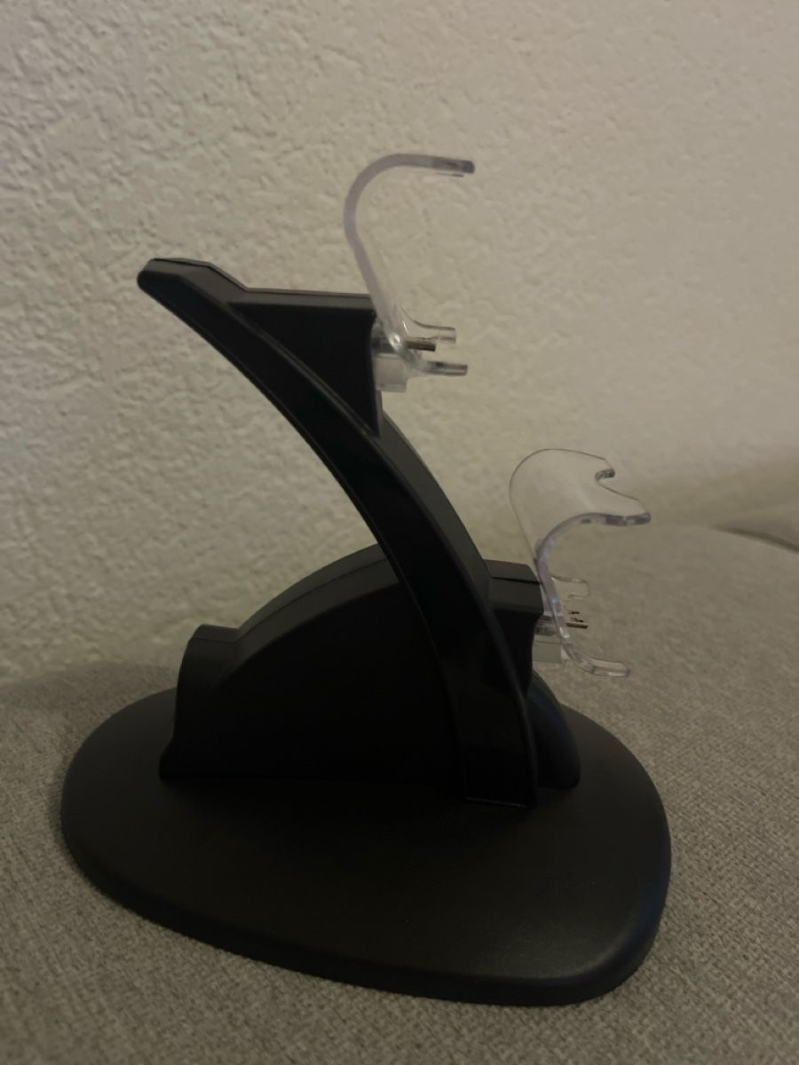 Controller: Support de manette PlayStation 4 – Nuovo (secondo la descrizione) da Siviriez venduto da fefe345 1