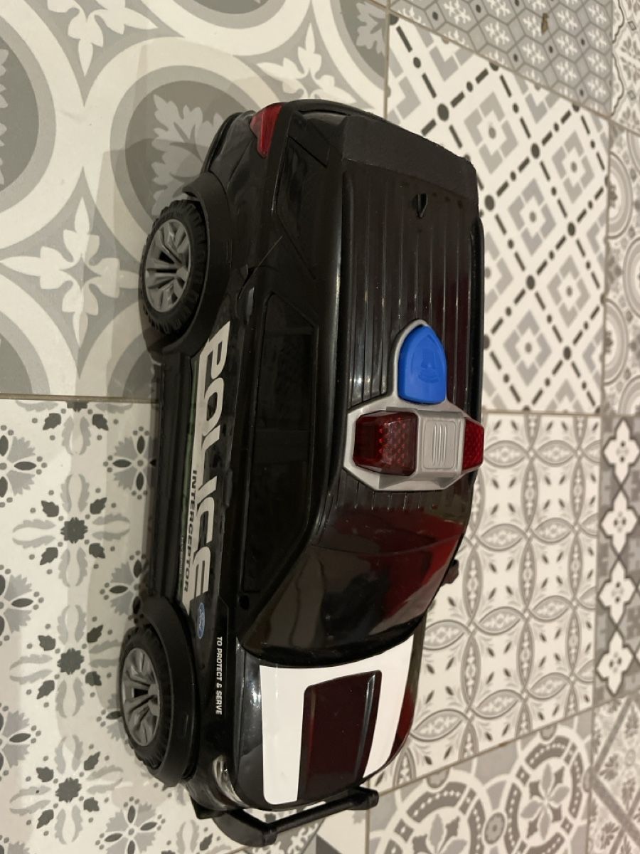 Spielzeuge: Police Interceptor Toy Car, Lights & Sound – Gebraucht aus Zürich von muz_5h6k