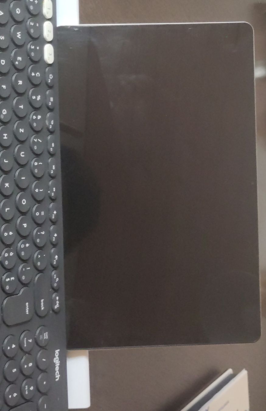 Acer Tablet PC: Tablet Acer A12 noir avec clavier - bon état – Usato da Delémont venduto da Bodhvar