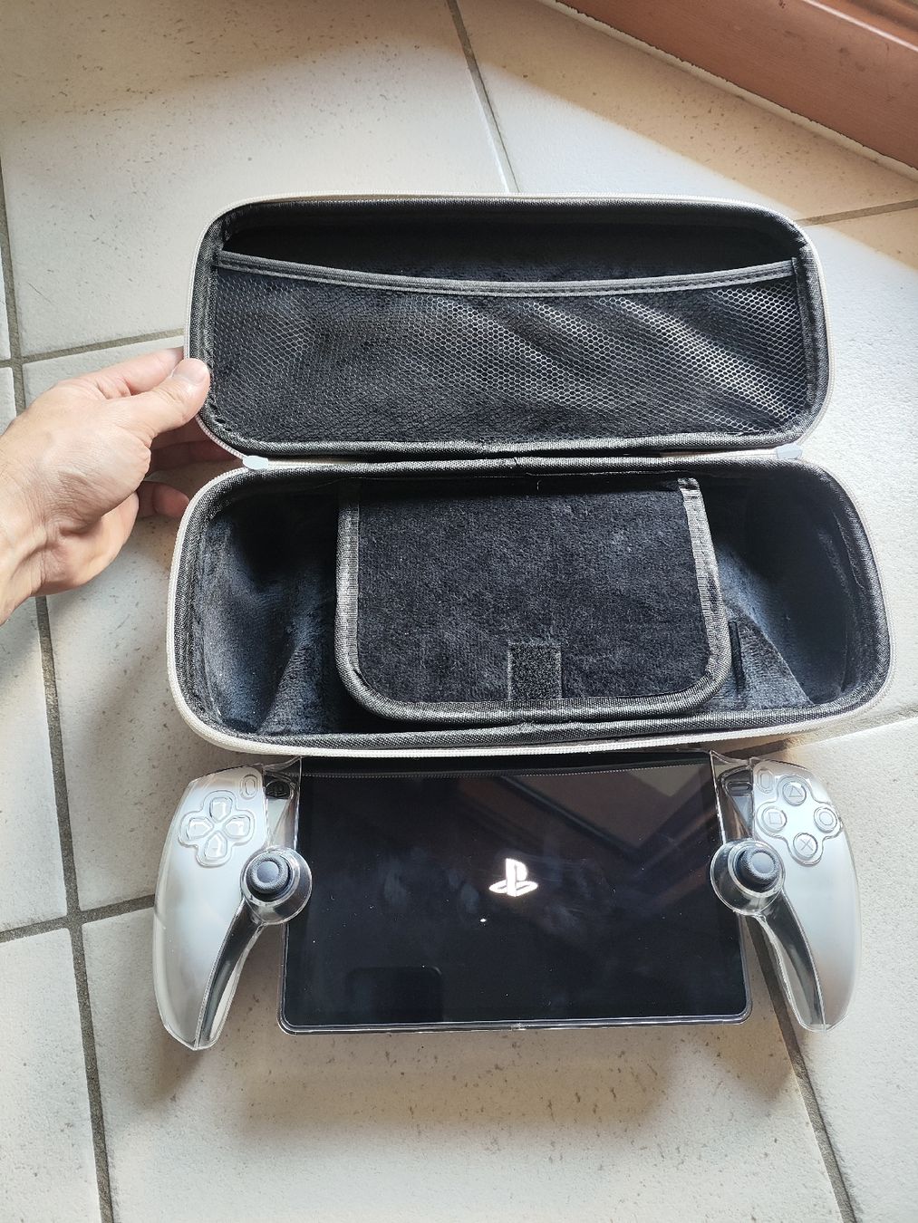 Sony Konsolen: PlayStation Portal Remote + case – Gebraucht aus Vissoie von Michael092 4