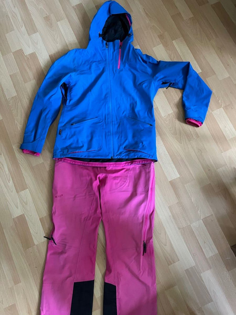 Giacche: Ski Jacke und Hose – Usato da Flums venduto da Cmonti