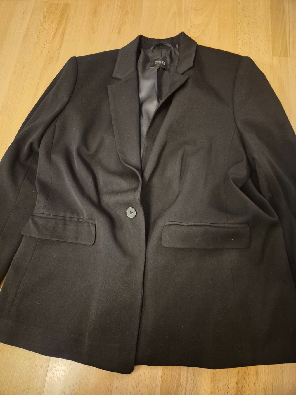 C&A Giacche: Blazer Gr. 44 von C&A kurz schwarz – Nuovo (secondo la descrizione) da Zug venduto da puzzle73