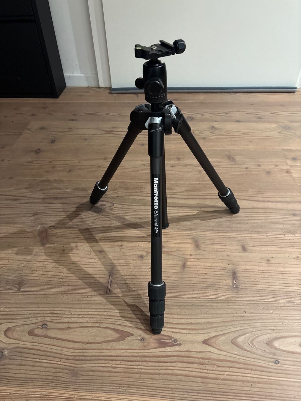 Manfrotto Trépieds & Accessoires: Element MII Mobile Carbon Tripod – Neuf (Voir description) à Zürich par JoCasel