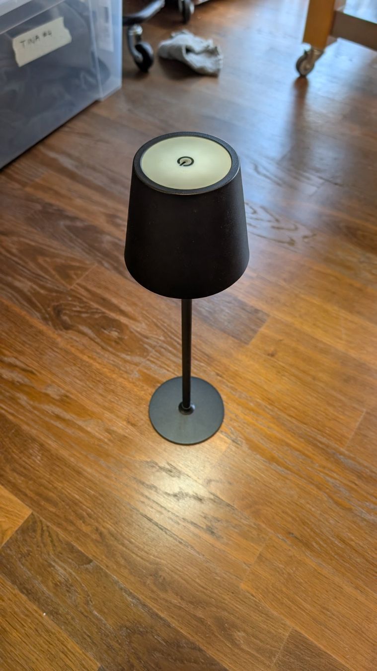 Lampade: Akku Tischlampe – Usato da Schlieren venduto da Jplieberherr
