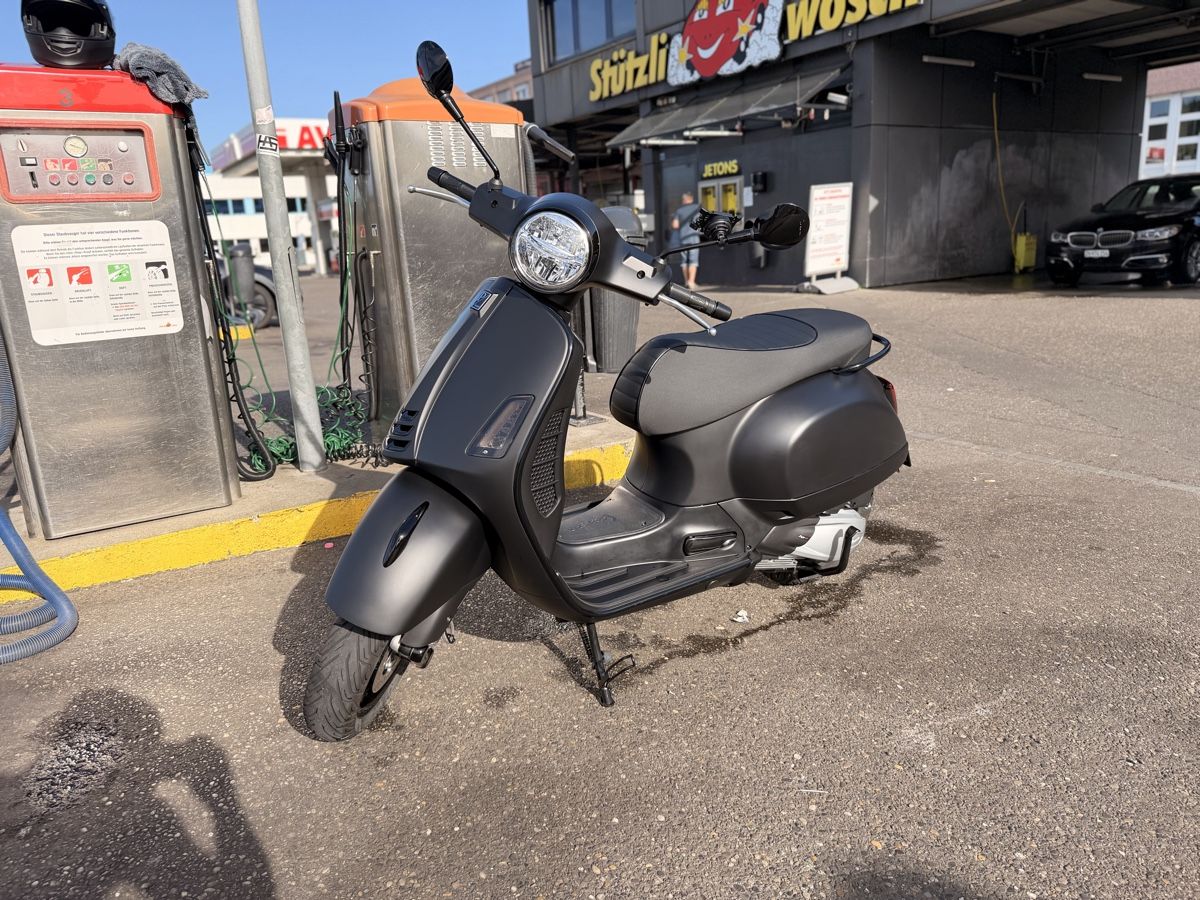 Vespa Scooter: Vespa GTS 300 HPE Notte – Usato da Schlieren venduto da caseiro1997 1