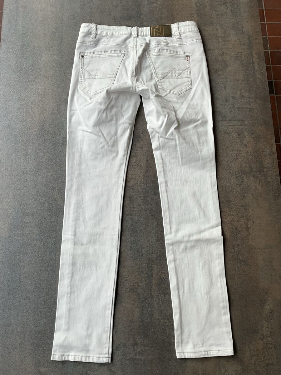 Nile Jeans: Jeans Nile weiss Grösse S offwithe – Usato da Basel venduto da Genie2 1