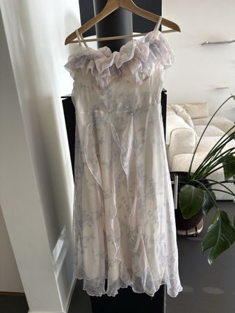 Sommerkleid weiss blau mit Rüschen leichtes Material
