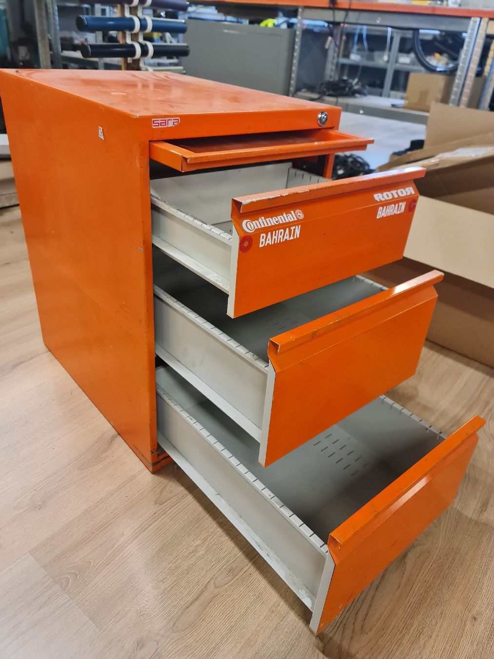 Banchi da lavoro: schubladenschrank Sara  – Usato da Bad Zurzach venduto da Hier.steht.mein.Name