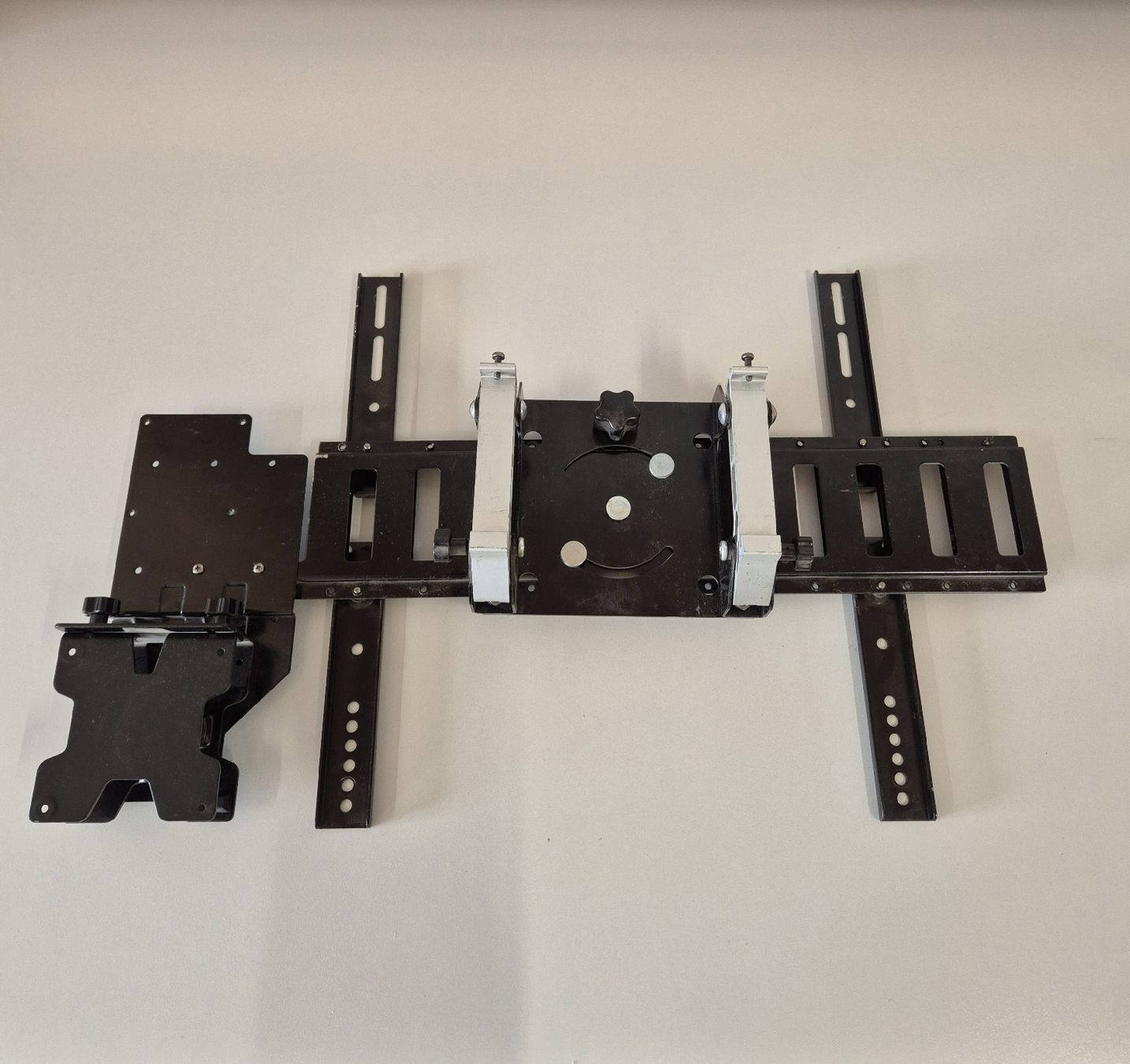 Ergotron Supporti a parete: Ergotron Screen/TV Wandhalterung – Usato da Neuenkirch venduto da Saedu 1