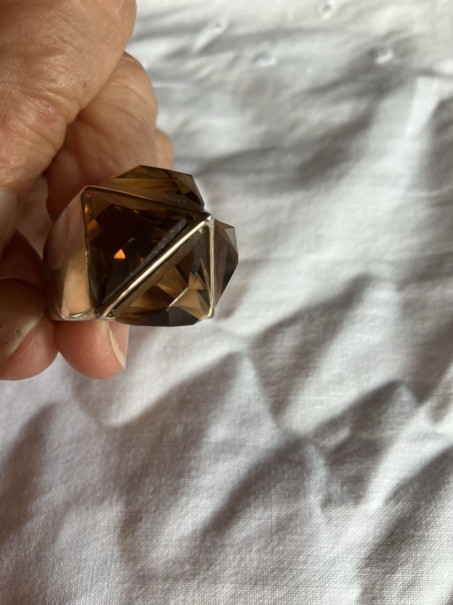 Ringe: Pyramidenförmiger Ring mit Zirkonia – Gebraucht aus Bassersdorf von groovygremlin 4