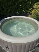 Aufblasbarer Whirlpool 4-6 Personen guter Zustand