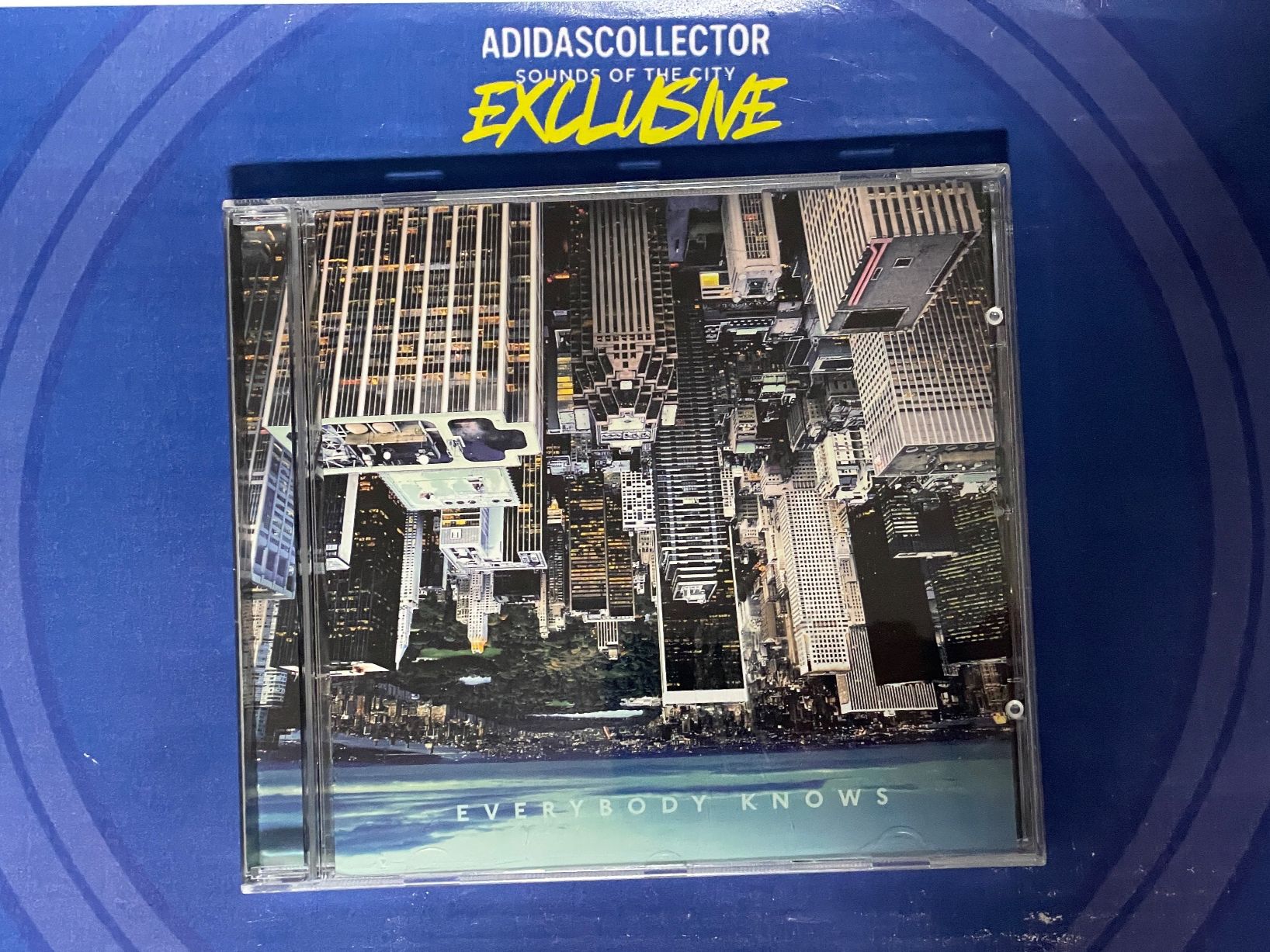 CD: The Young Gods – Usato da Muri b. Bern venduto da AdidasCollector