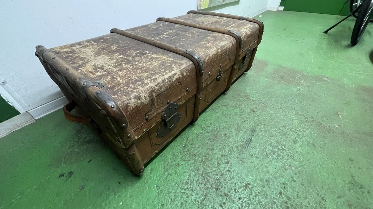 Valigie: Antike Übersee Koffer 1920 – Usato da Oftringen venduto da Box2
