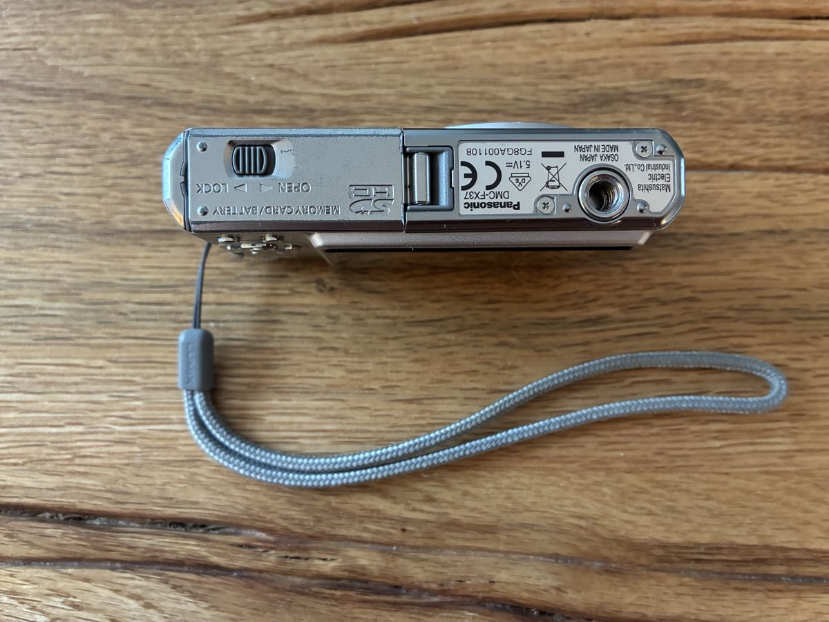 Panasonic Fotocamera: Panasonic Lumix DMC-FX37 – Usato da Brügg BE venduto da neo323 4
