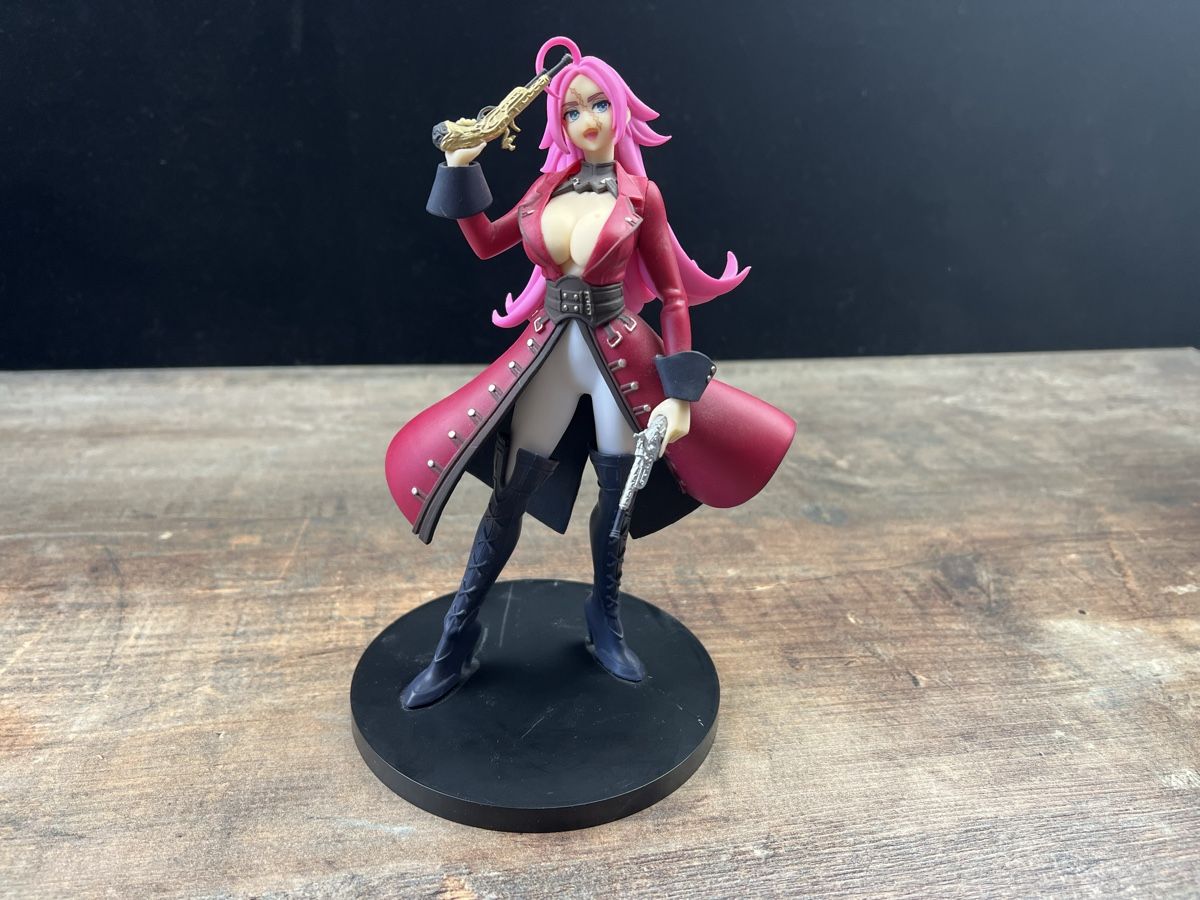 Statuette: Anime Figur Piratin mit Pistole ca. 20cm – Usato da Hallau venduto da R.R.91